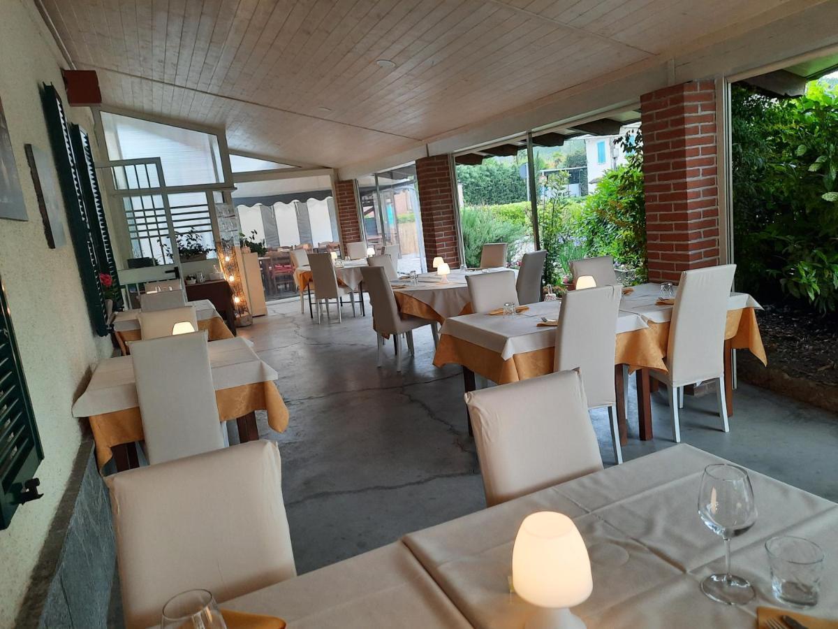 Locanda Della Luna Rossa Calosso Exterior photo